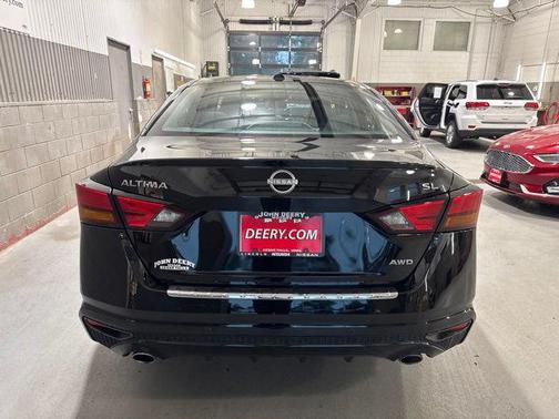 Super Black Clearcoat 2023 Nissan Altima 2.5 SL