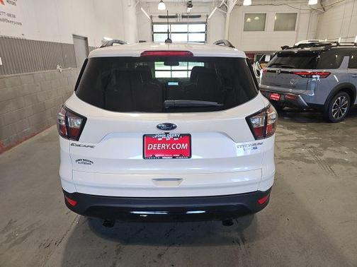 White Platinum Clearcoat Metallic 2017 Ford Escape Titanium