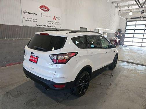 White Platinum Clearcoat Metallic 2017 Ford Escape Titanium