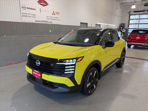 Yuzu Yellow/Super Black 2026 Nissan Kicks SR