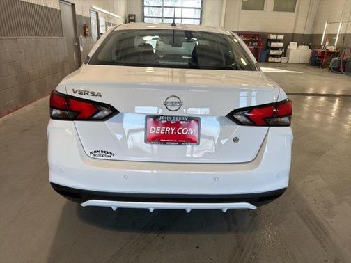 2023 Nissan Versa 1.6 S