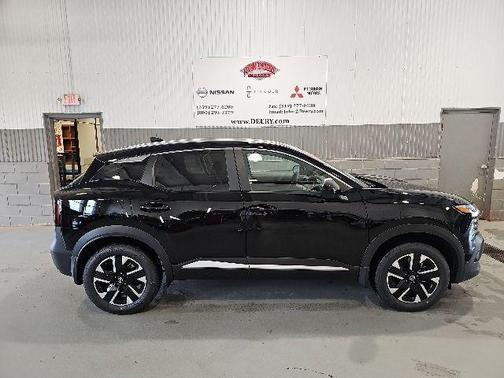 Super Black 2026 Nissan Kicks SV