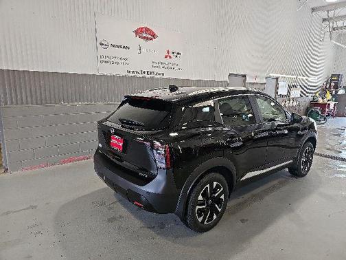 Super Black 2026 Nissan Kicks SV