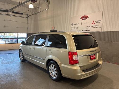 2011 Chrysler Town & Country Touring-L