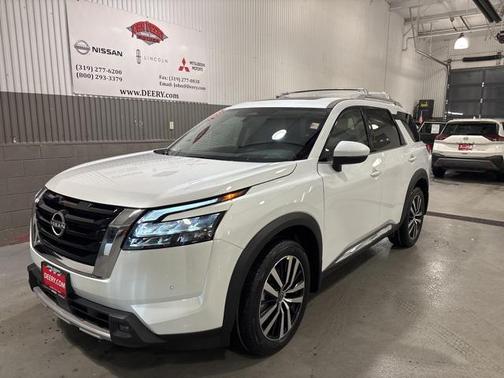 2025 Nissan Pathfinder Platinum