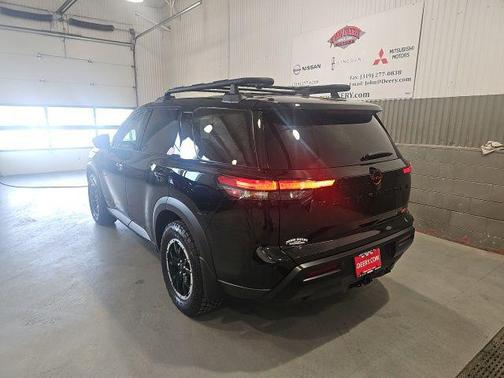 Super Black 2026 Nissan Pathfinder Rock Creek