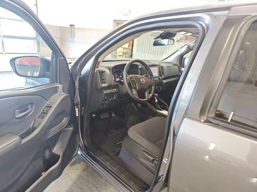 2023 Nissan Frontier S