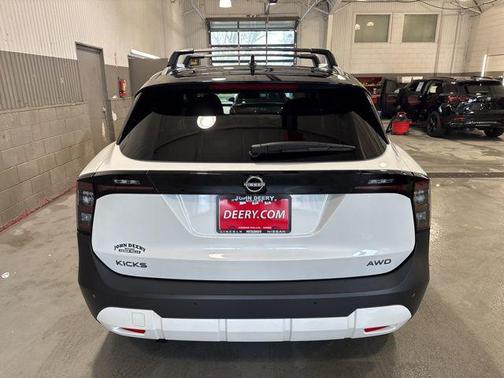Aspen White/Super Black 2026 Nissan Kicks SV