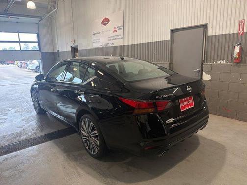Super Black Clearcoat 2025 Nissan Altima 2.5 SL