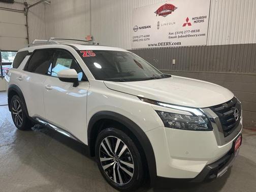 2025 Nissan Pathfinder Platinum
