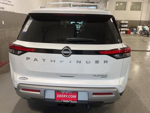 2025 Nissan Pathfinder Platinum