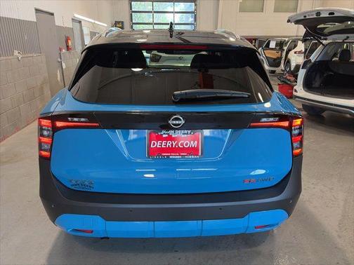 Arctic Ice Blue/Black 2026 Nissan Kicks SR