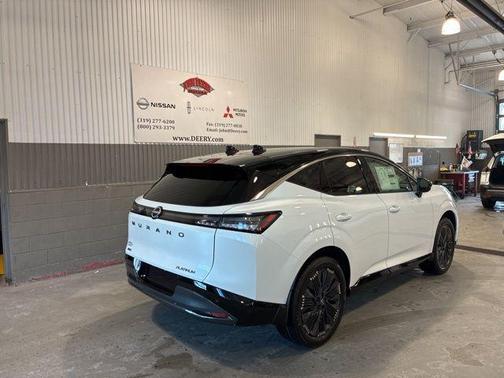 Everest White Pearl/Black 2026 Nissan Murano Platinum