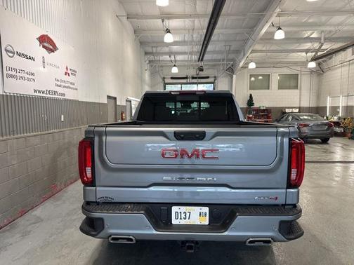 2025 GMC Sierra 1500 AT4