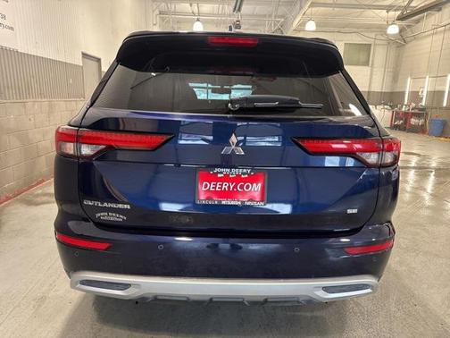 2023 Mitsubishi Outlander SE