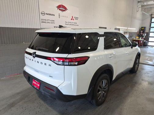 Glacier White 2025 Nissan Pathfinder S