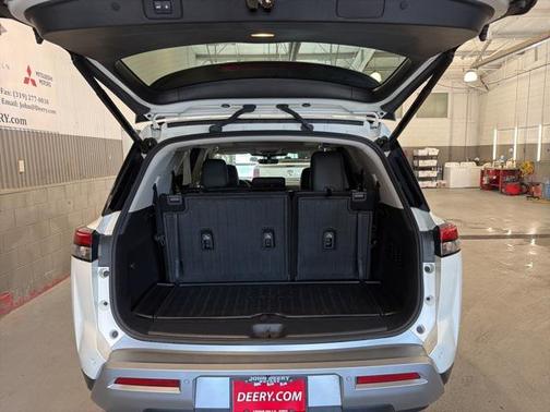 2024 Nissan Pathfinder Platinum