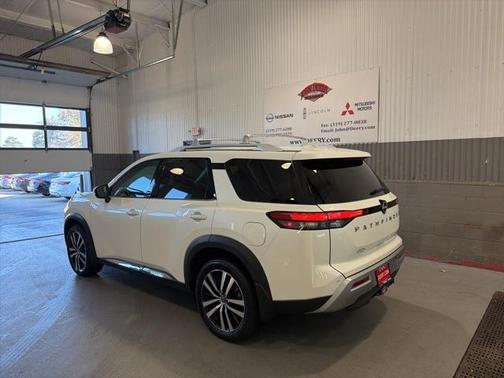 2024 Nissan Pathfinder Platinum