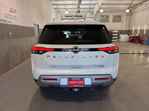 2024 Nissan Pathfinder Platinum