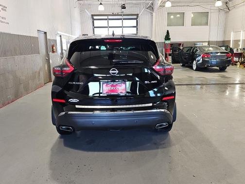 2023 Nissan Murano SL