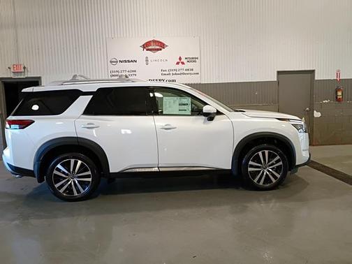 2025 Nissan Pathfinder Platinum