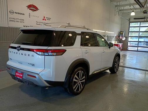 2025 Nissan Pathfinder Platinum