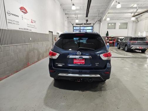 2016 Nissan Pathfinder SL