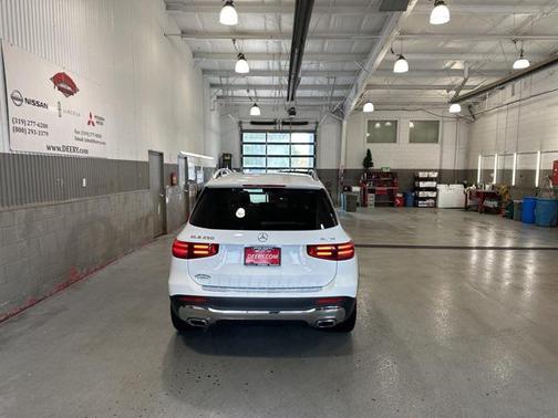 2025 Mercedes-Benz GLB 250 4MATIC