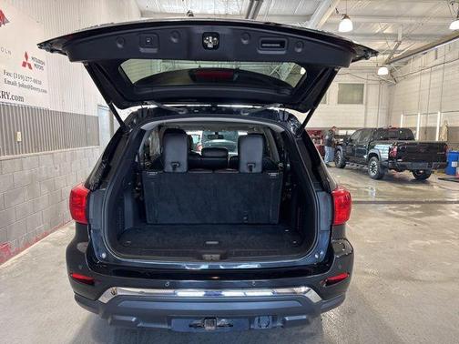 2018 Nissan Pathfinder SL