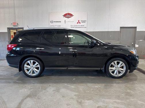 2018 Nissan Pathfinder SL