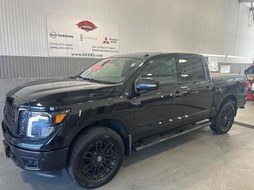 2019 Nissan Titan SL
