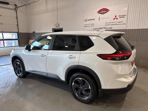 2025 Nissan Rogue SV