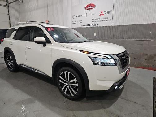 2023 Nissan Pathfinder Platinum