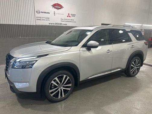 2025 Nissan Pathfinder Platinum