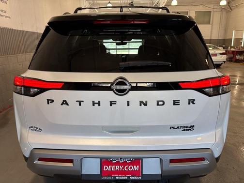 2025 Nissan Pathfinder Platinum