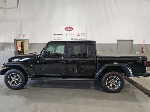 2025 Jeep Gladiator Sport S