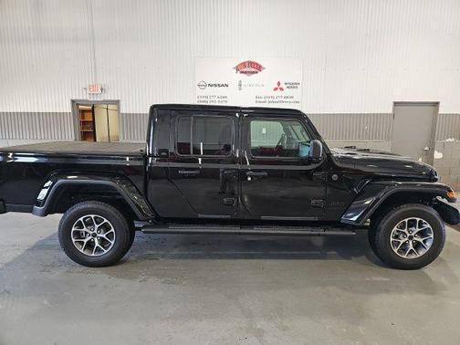 2025 Jeep Gladiator Sport S