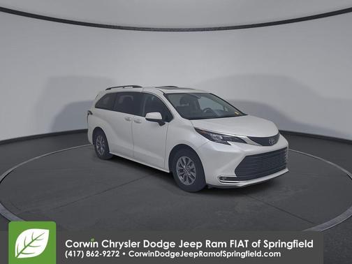 2024 Toyota Sienna XLE