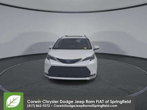 2024 Toyota Sienna XLE