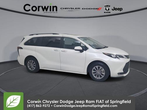 2024 Toyota Sienna XLE