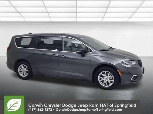 2023 Chrysler Pacifica Touring-L