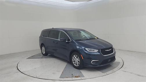 2023 Chrysler Pacifica Touring-L