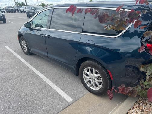 2023 Chrysler Pacifica Touring-L