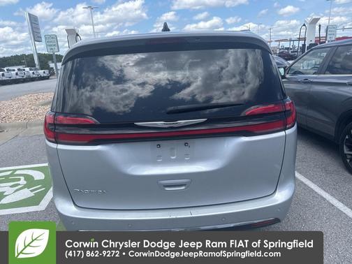2023 Chrysler Pacifica Touring-L