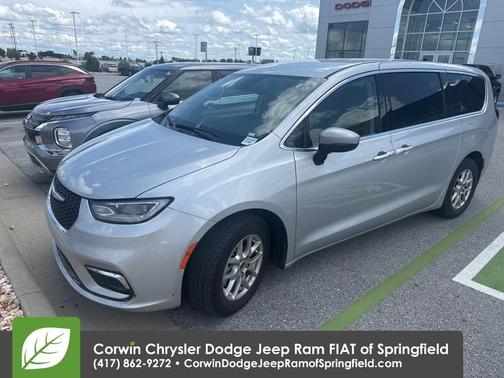 2023 Chrysler Pacifica Touring-L