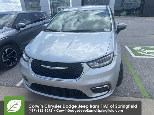 2023 Chrysler Pacifica Touring-L
