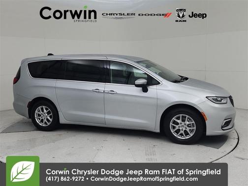 2023 Chrysler Pacifica Touring-L