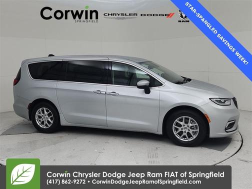 2023 Chrysler Pacifica Touring-L