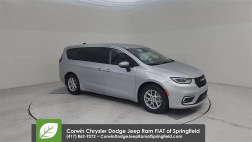 2023 Chrysler Pacifica Touring-L