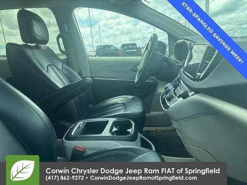 2023 Chrysler Pacifica Touring-L